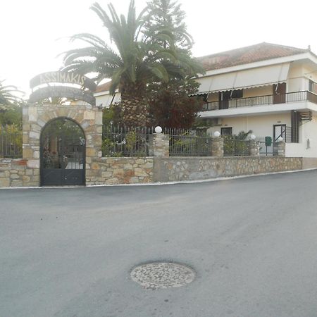 Assimakis Hotel Finikounta Exterior photo