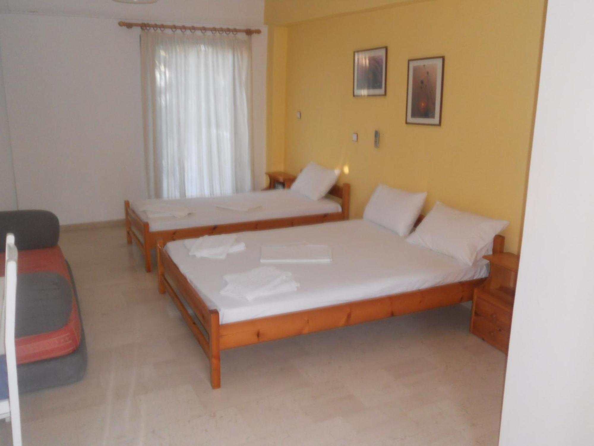 Assimakis Hotel Finikounta Exterior photo