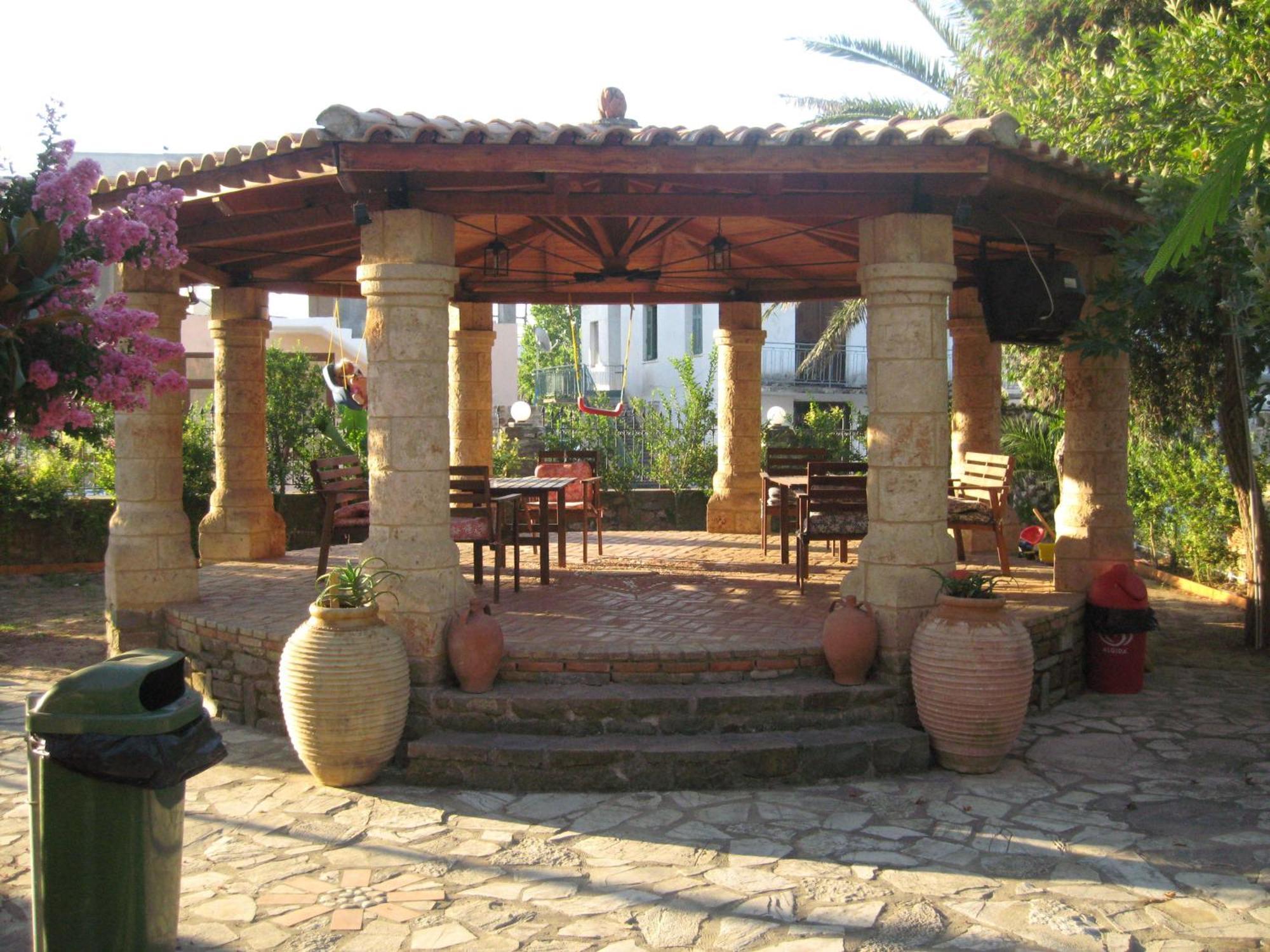 Assimakis Hotel Finikounta Exterior photo