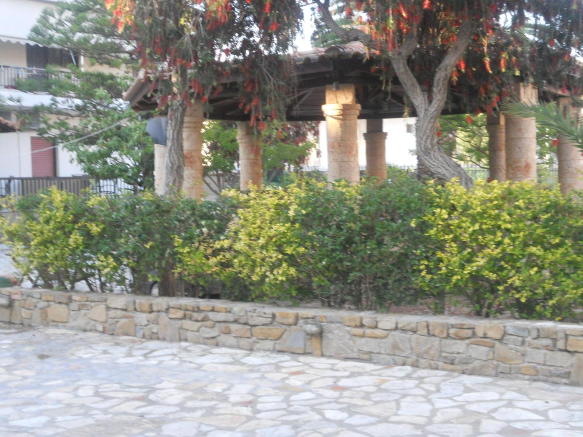 Assimakis Hotel Finikounta Exterior photo