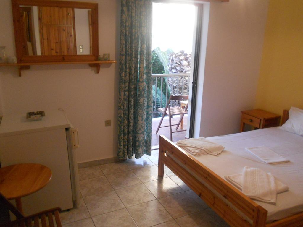 Assimakis Hotel Finikounta Room photo
