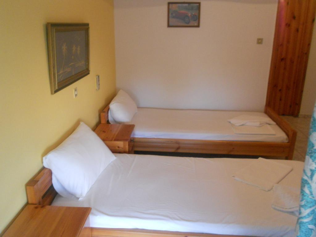 Assimakis Hotel Finikounta Room photo
