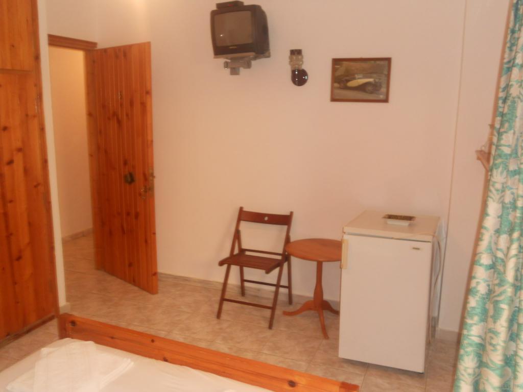 Assimakis Hotel Finikounta Room photo
